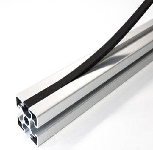 Close-up cross-section of the snap-in profile for the 2020 series T-slot plastic cover, showing the rigid PP construction