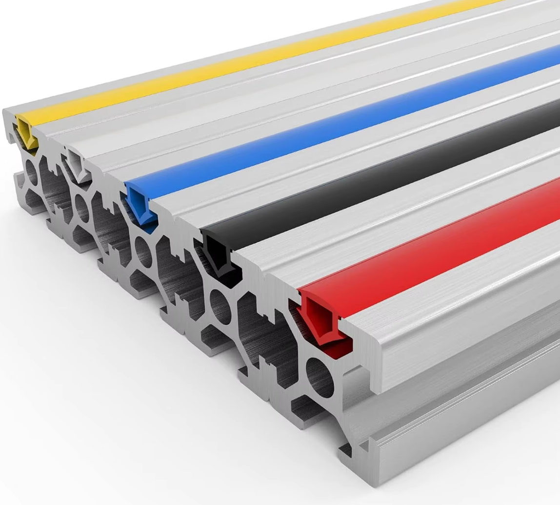 Close-up cross-section of the push-in profile for the 4040 series T-slot plastic cover, showing the rigid Pvc construction